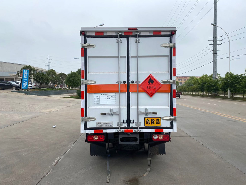 楚勝牌CSC5031XRQSH6型易燃?xì)怏w廂式運(yùn)輸車(chē)